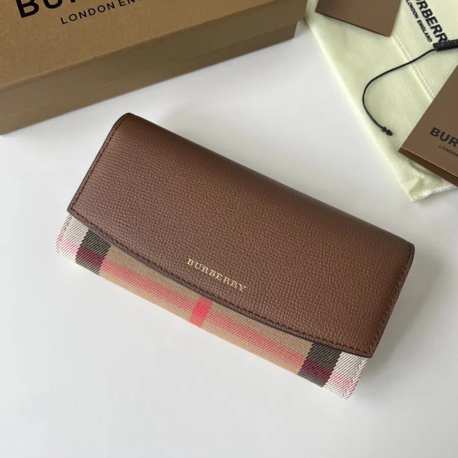 P240 House Grained Leather Wallet