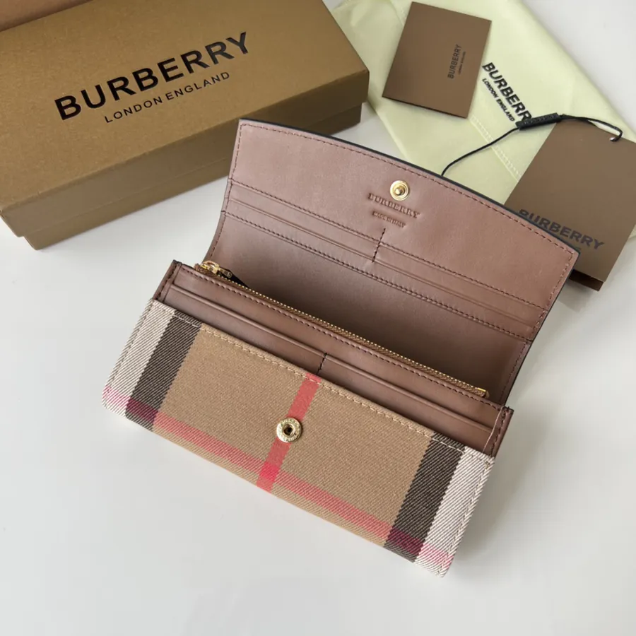 P240 House Grained Leather Wallet
