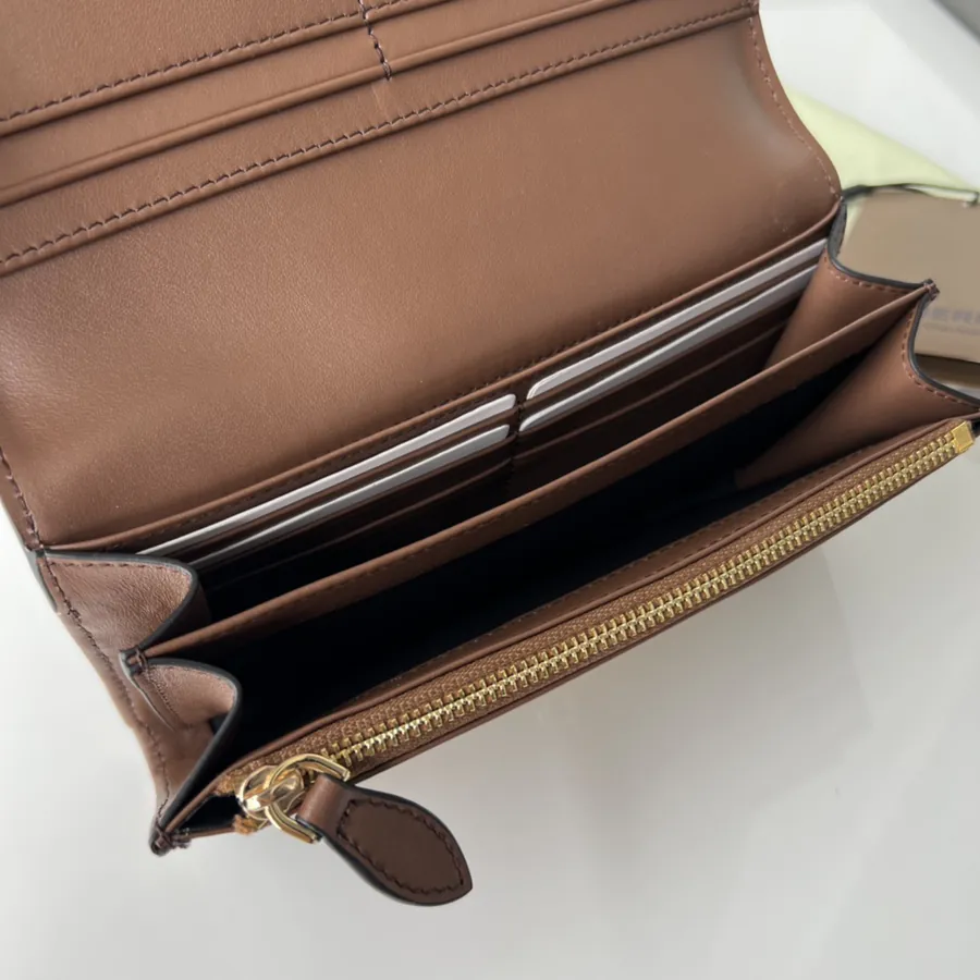 P240 House Grained Leather Wallet