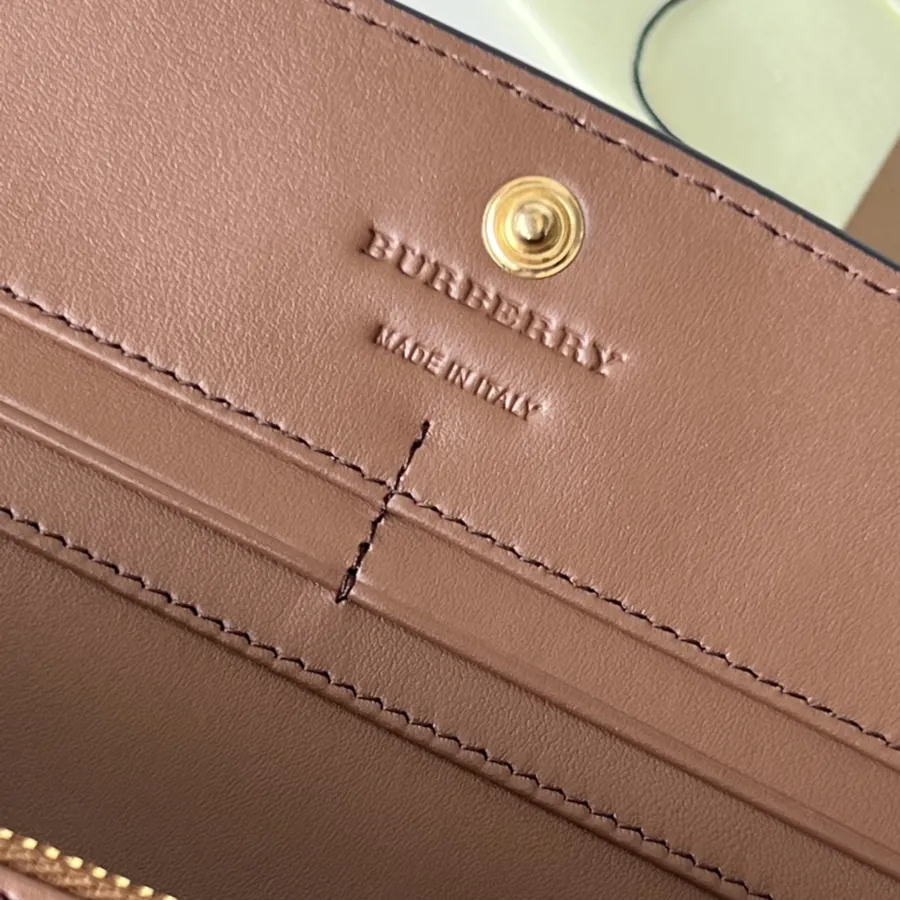 P240 House Grained Leather Wallet