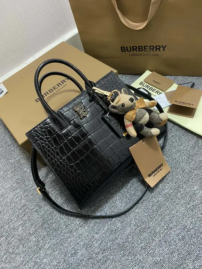 Thomas Signature Tote Bag in Grained Calfskin