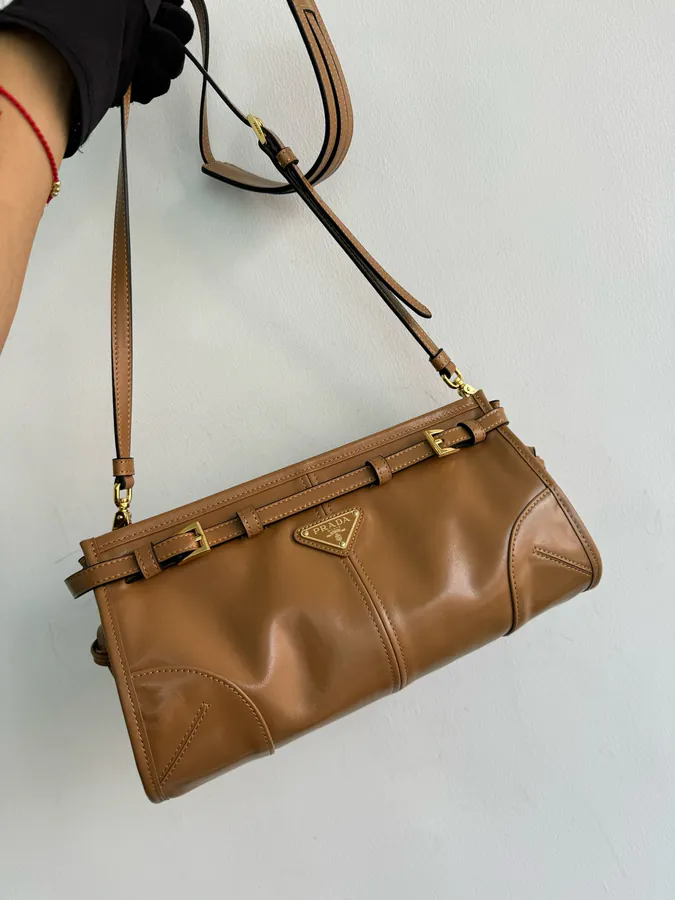 LusSolf Oil Tanned Leather Crossbody Bag