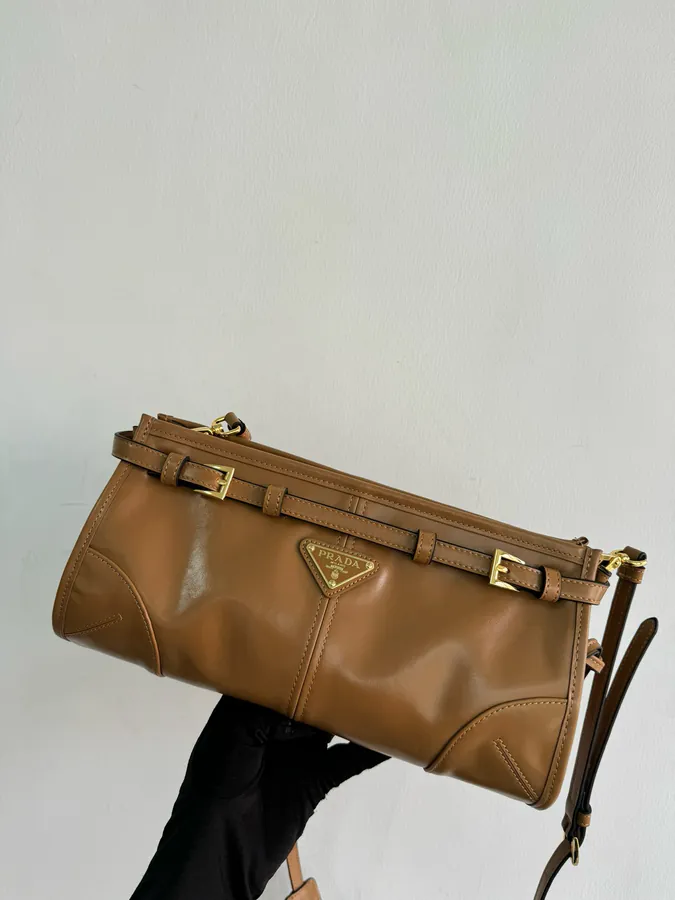 LusSolf Oil Tanned Leather Crossbody Bag