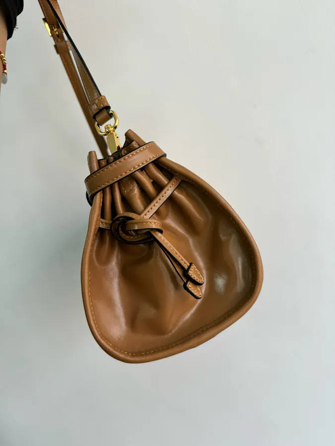 LusSolf Oil Tanned Leather Crossbody Bag