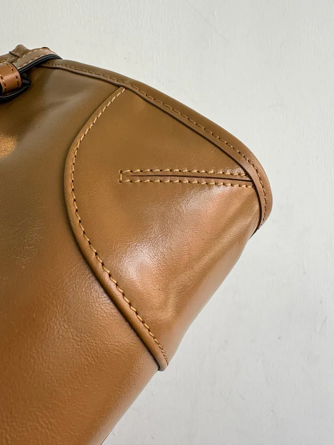 LusSolf Oil Tanned Leather Crossbody Bag