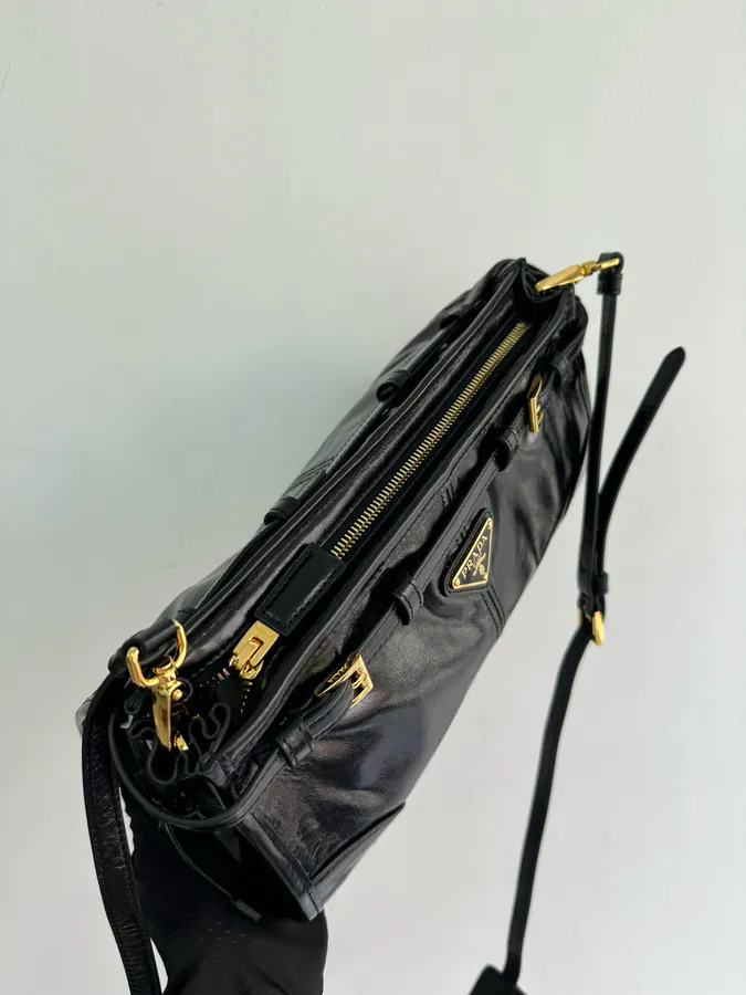 LusSolf Oil Tanned Leather Crossbody Bag