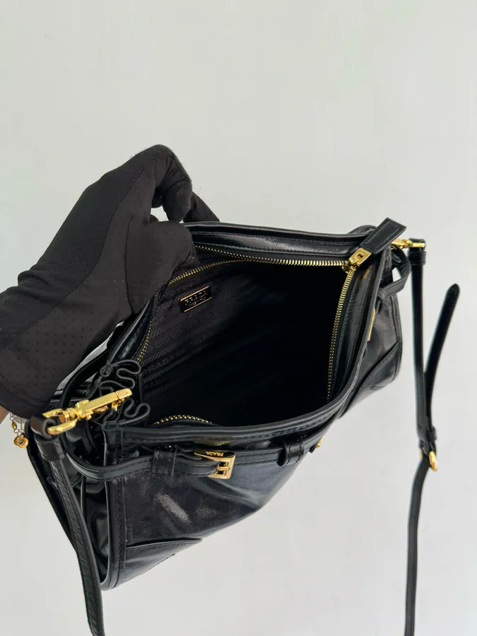 LusSolf Oil Tanned Leather Crossbody Bag