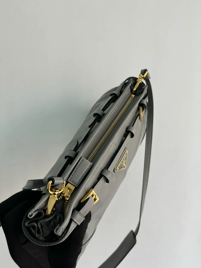 LusSolf Oil Tanned Leather Crossbody Bag