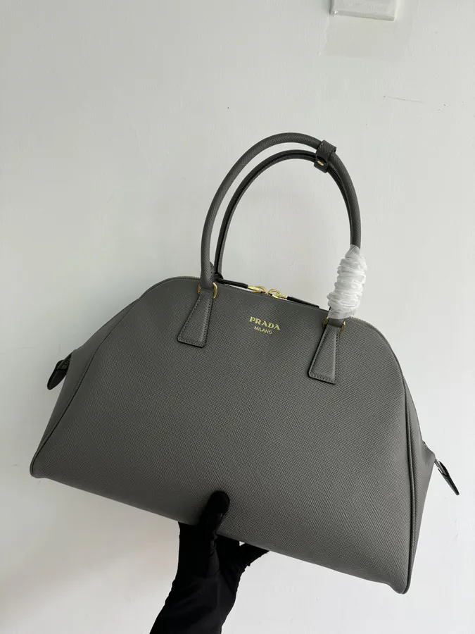 P860 P Family New Large Tote Bag