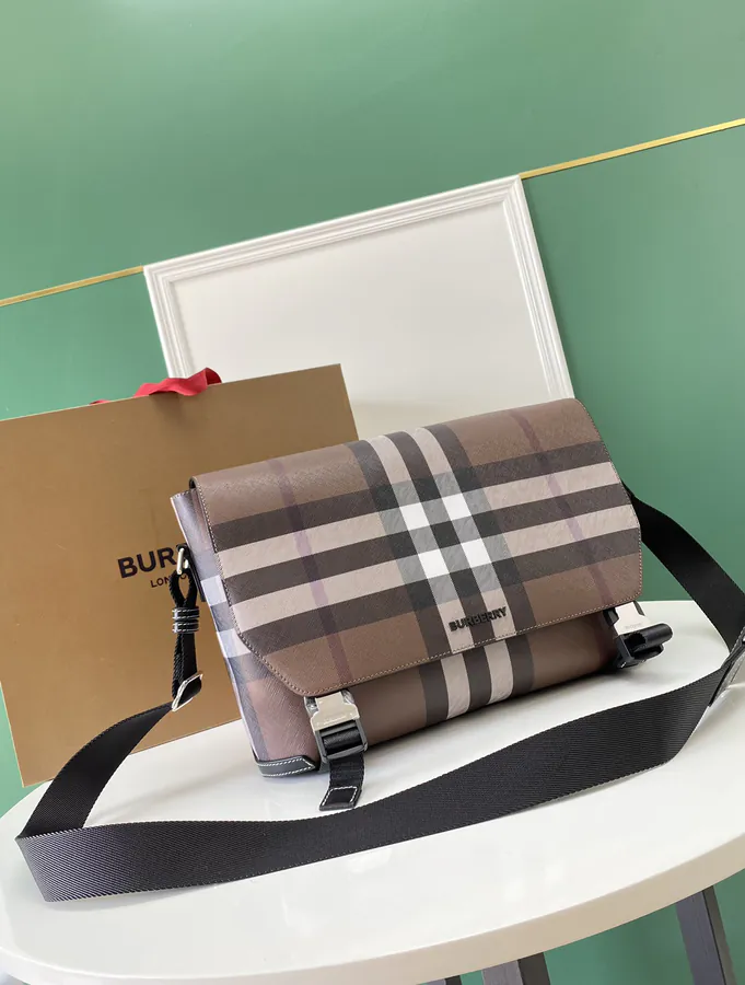 B Brand New Messenger Bag with Brand Logo and Grained Calfskin Design