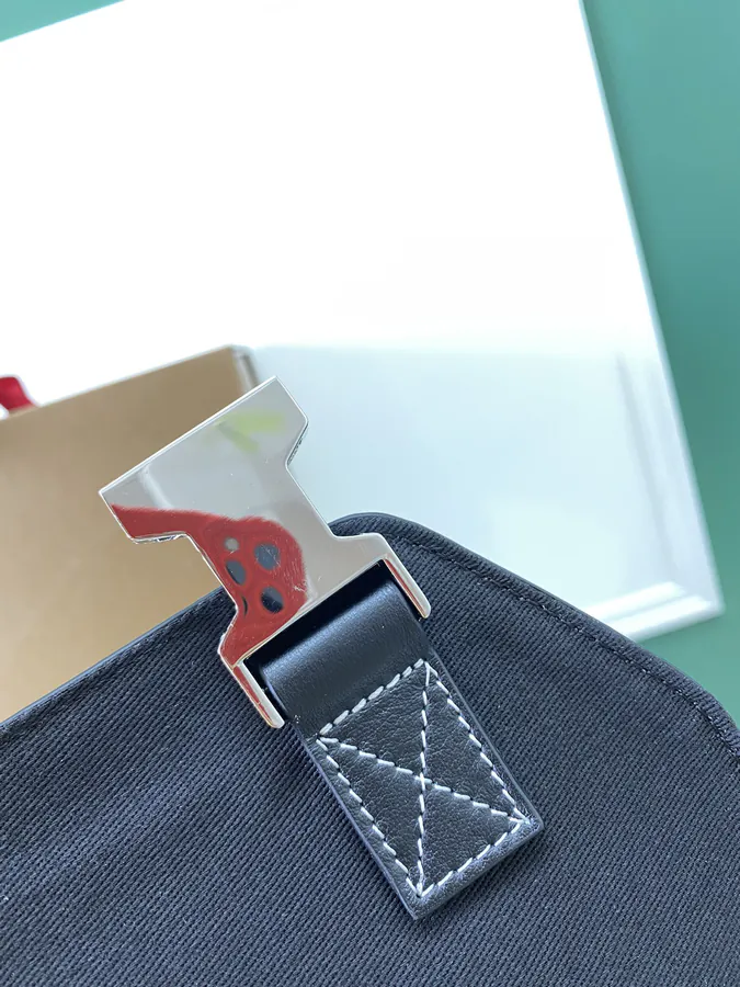 B Brand New Messenger Bag with Brand Logo and Grained Calfskin Design