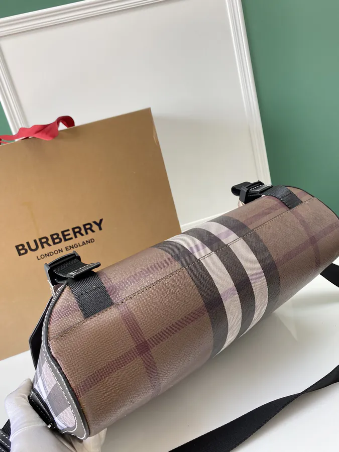 B Brand New Messenger Bag with Brand Logo and Grained Calfskin Design
