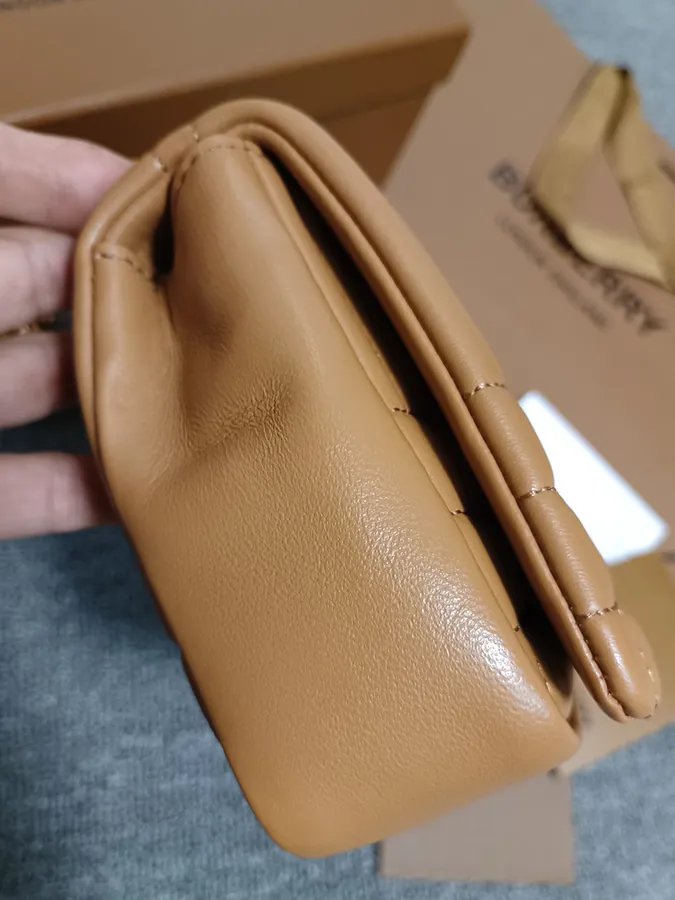 Burberry Lola – 萝纳包