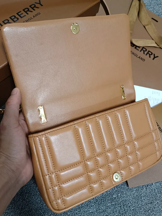 Burberry Lola – 萝纳包