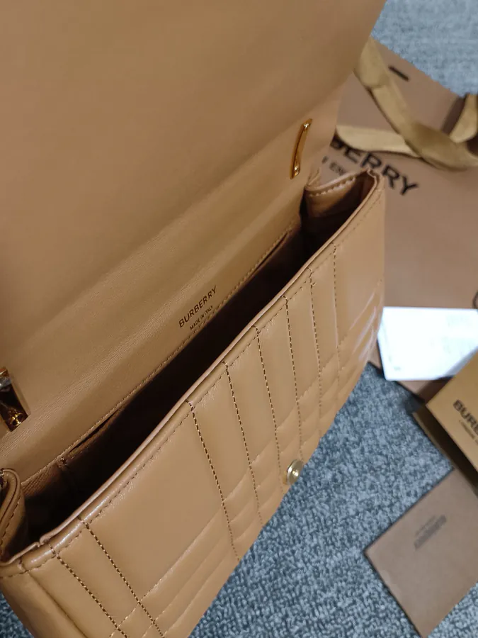 Burberry Lola – 萝纳包