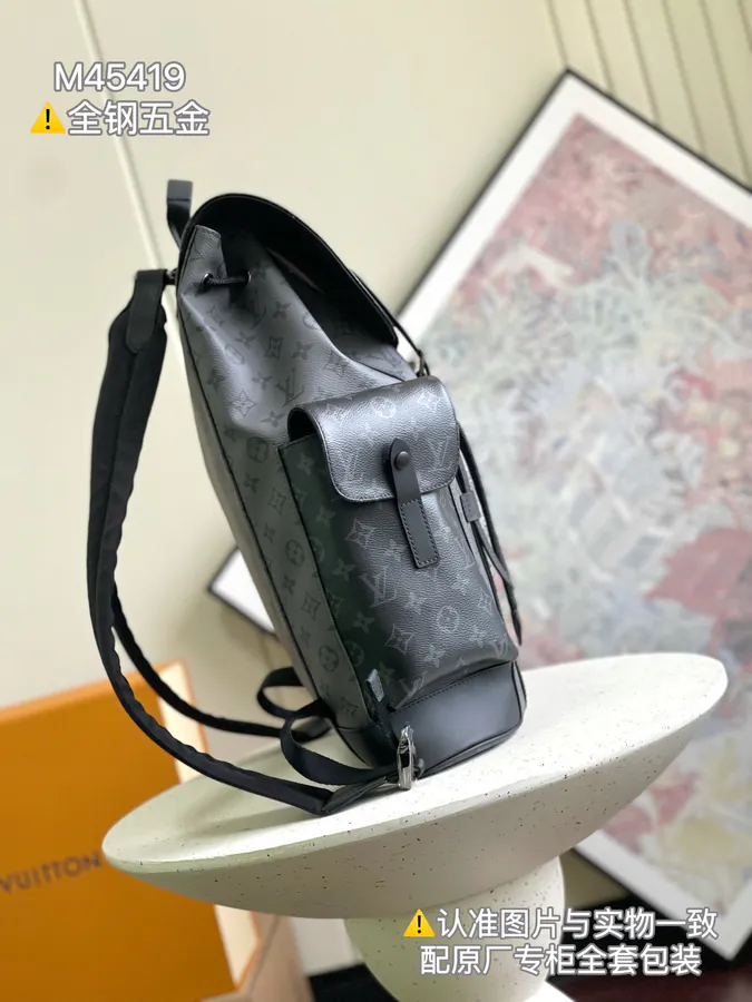 Christopher Midsize Shoulder Bag