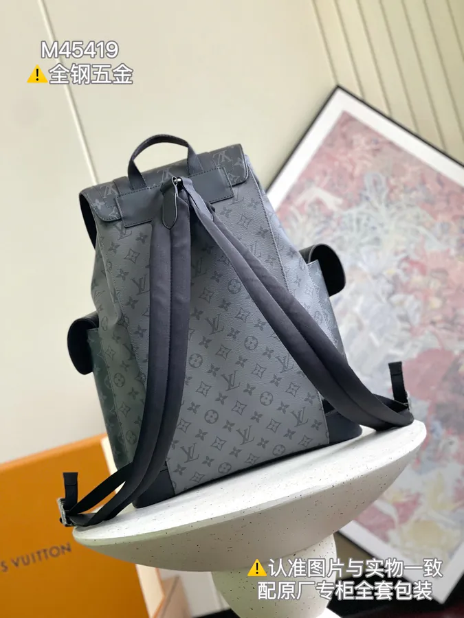 Christopher Midsize Shoulder Bag