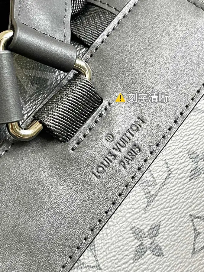 Christopher Midsize Shoulder Bag