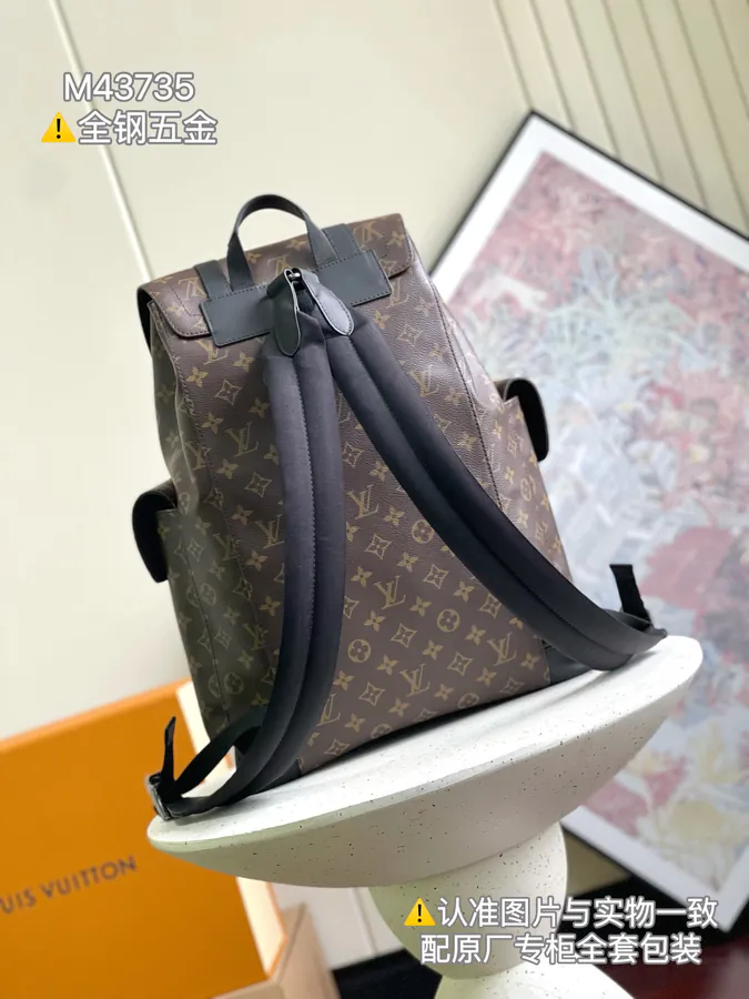 Christopher Midsize Shoulder Bag