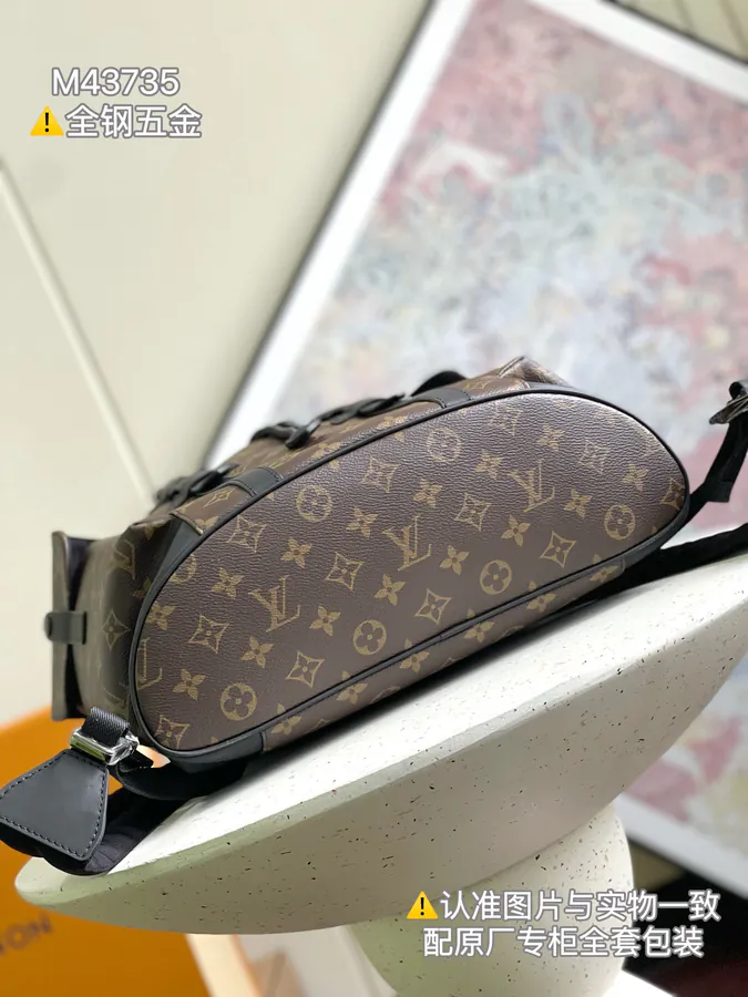 Christopher Midsize Shoulder Bag