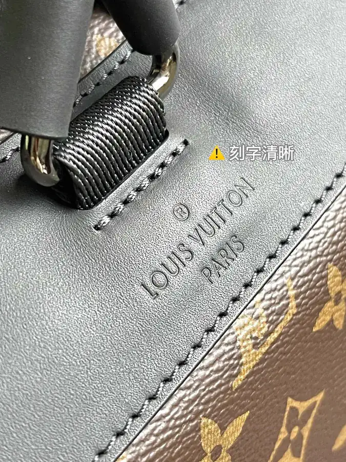 Christopher Midsize Shoulder Bag