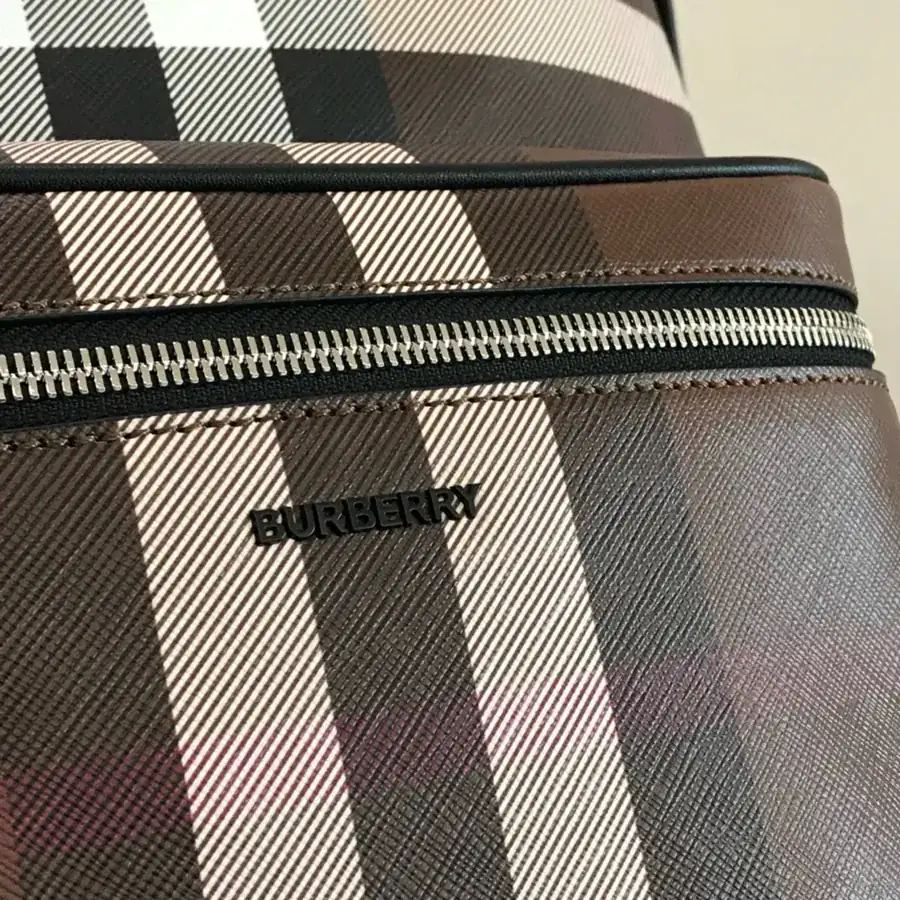 Burberry B家原单双肩包