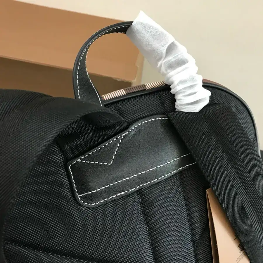 Burberry B家原单双肩包