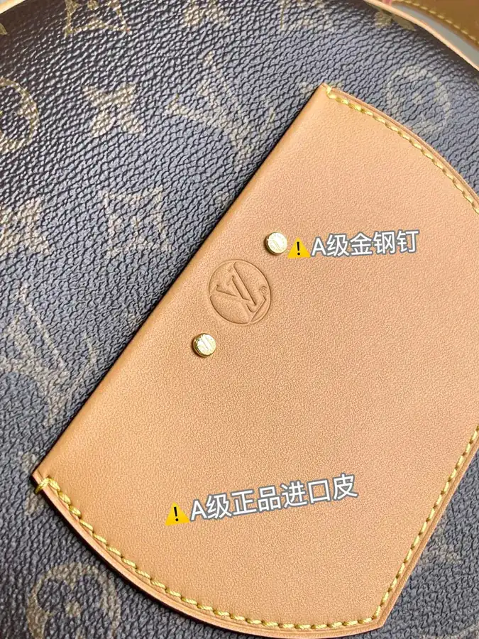Boite Chapeau Souple Handbag