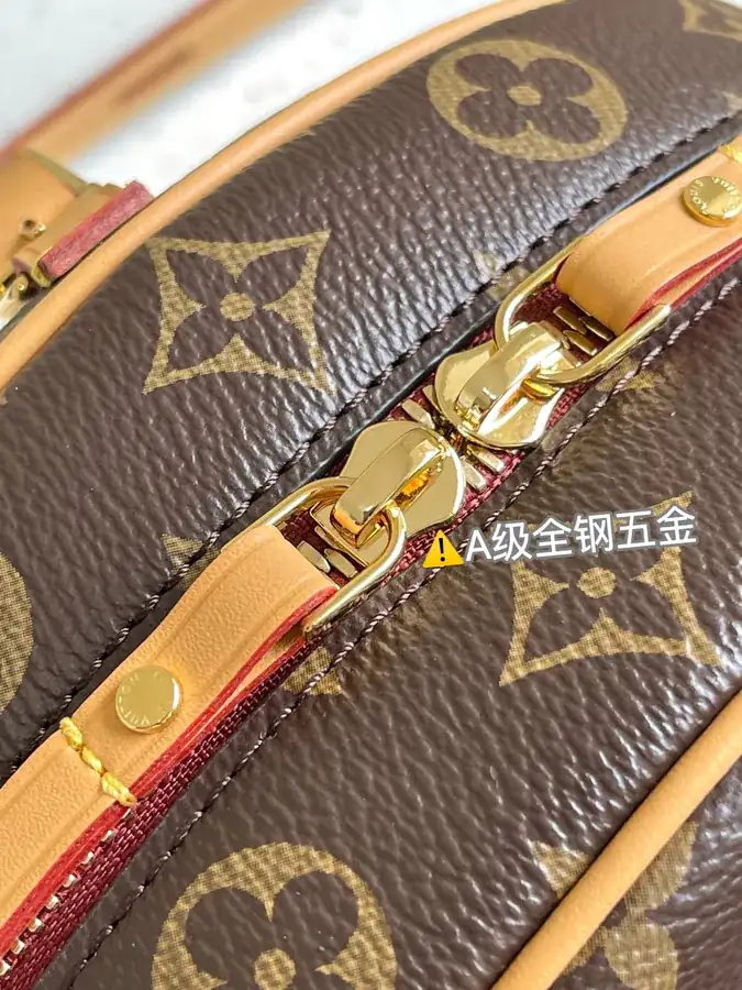 Boite Chapeau Souple Handbag