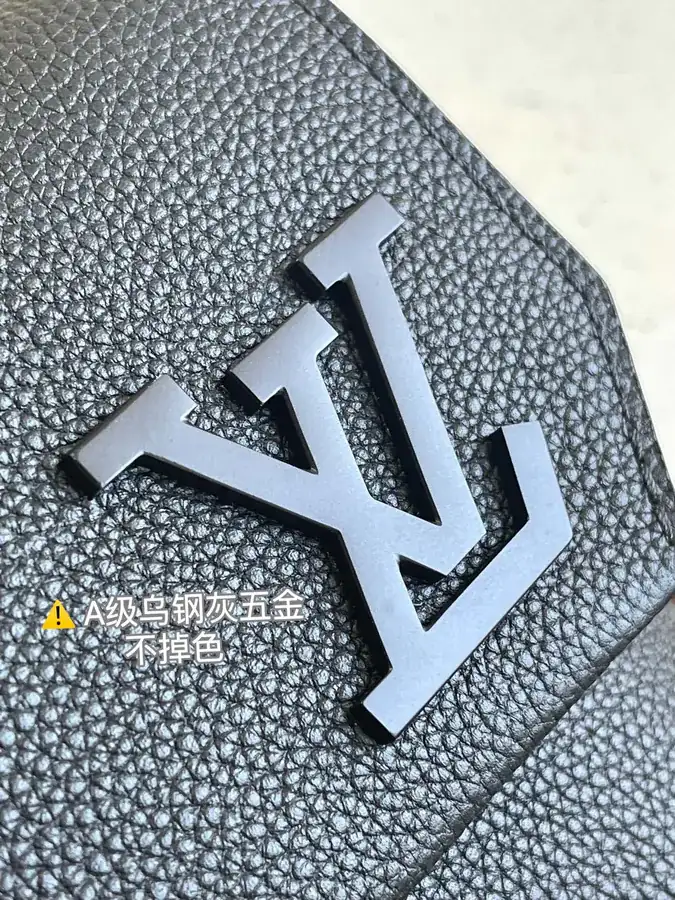 Fastline Mail Bag in Grained Calfskin