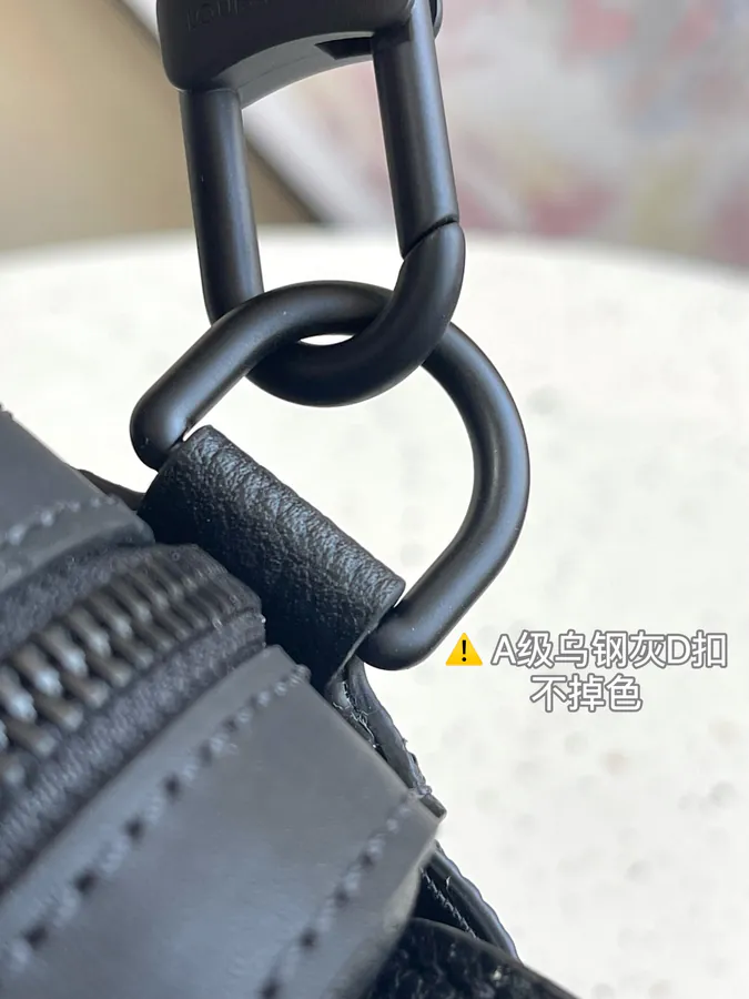 Fastline Mail Bag in Grained Calfskin