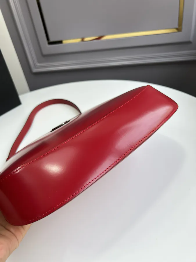 Cleo Shoulder Bag in Red