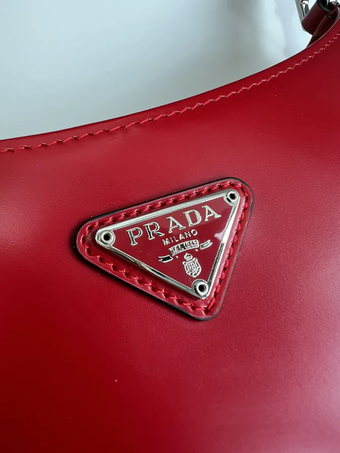 Cleo Shoulder Bag in Red