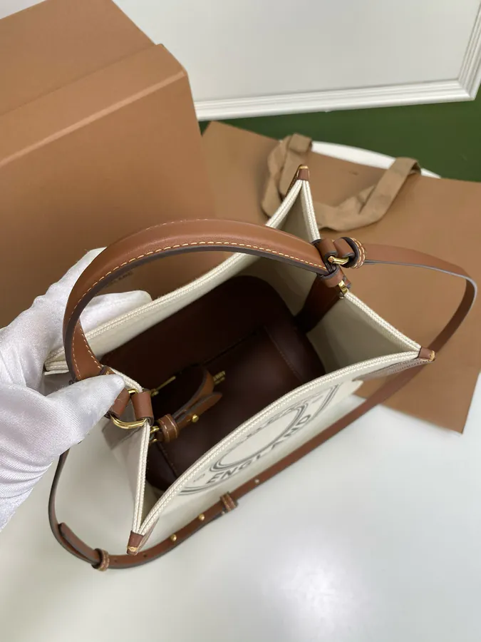 P600 B Brand Equestrian Bucket Bag with Colorful Leather Trim