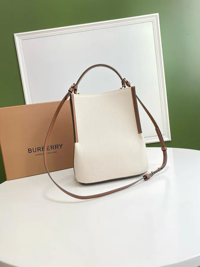 P600 B Brand Equestrian Bucket Bag with Colorful Leather Trim