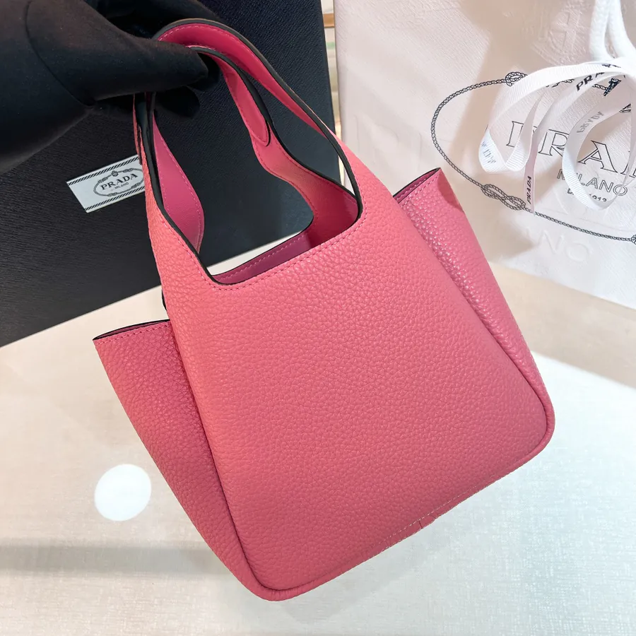P650 Bucket Tote Bag