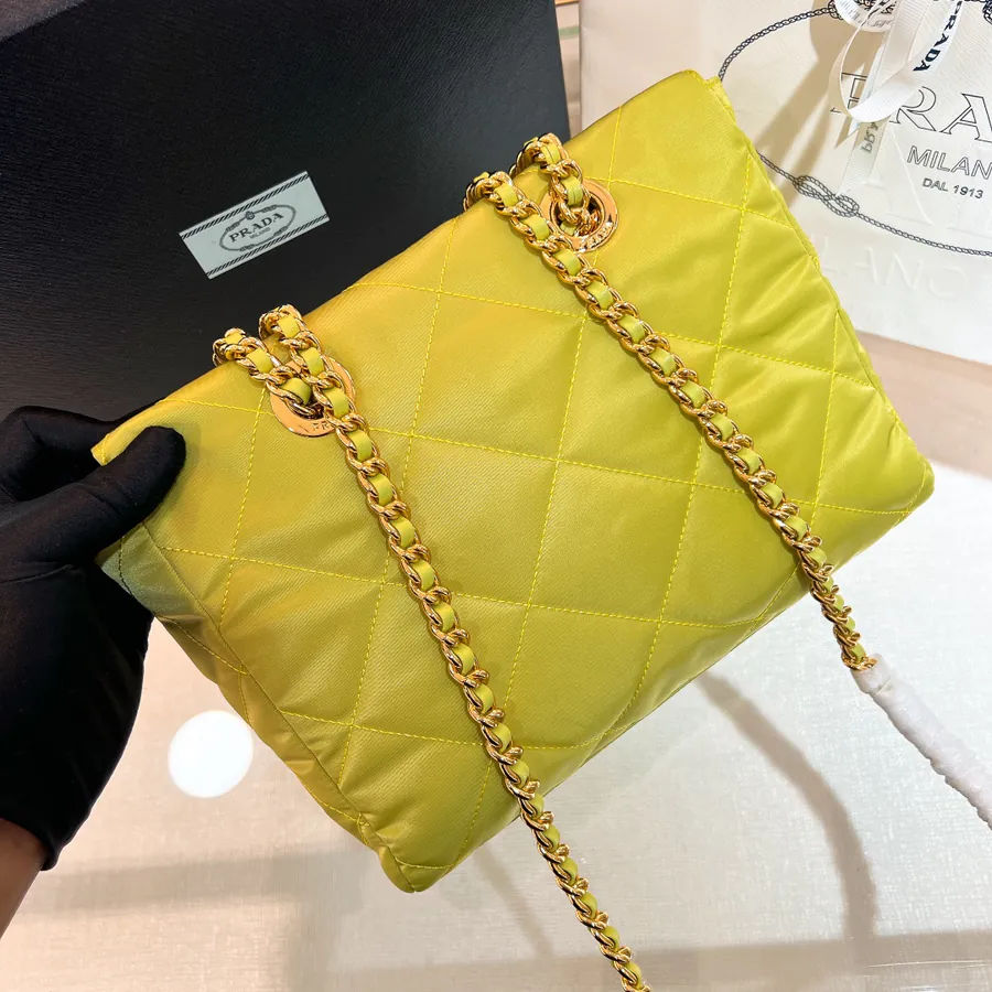 Re Edition 1995 Vintage Shoulder Bag with Black Gold Chain
