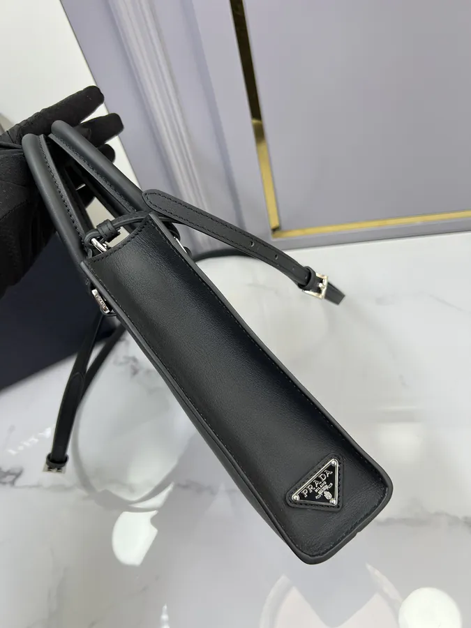 P650 Mini Tote Bag in 1BA333 Grained Calfskin