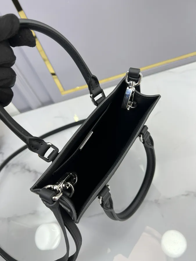 P650 Mini Tote Bag in 1BA333 Grained Calfskin