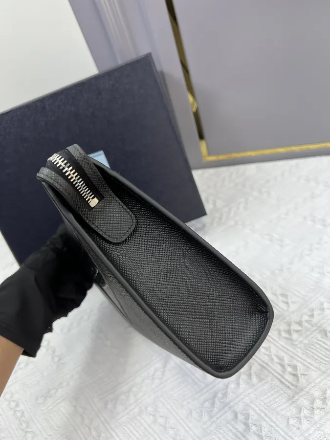 P500 New Handbag 3D立体设计, 三角形同色压花细节