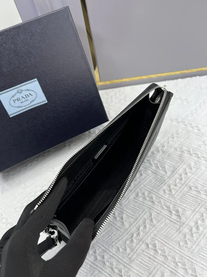 P500 New Handbag 3D立体设计, 三角形同色压花细节