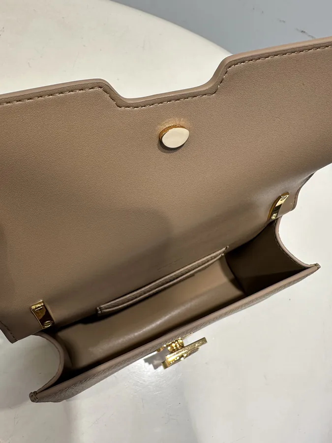 Thomas Burberry Pure Grained Calfskin Tote Bag