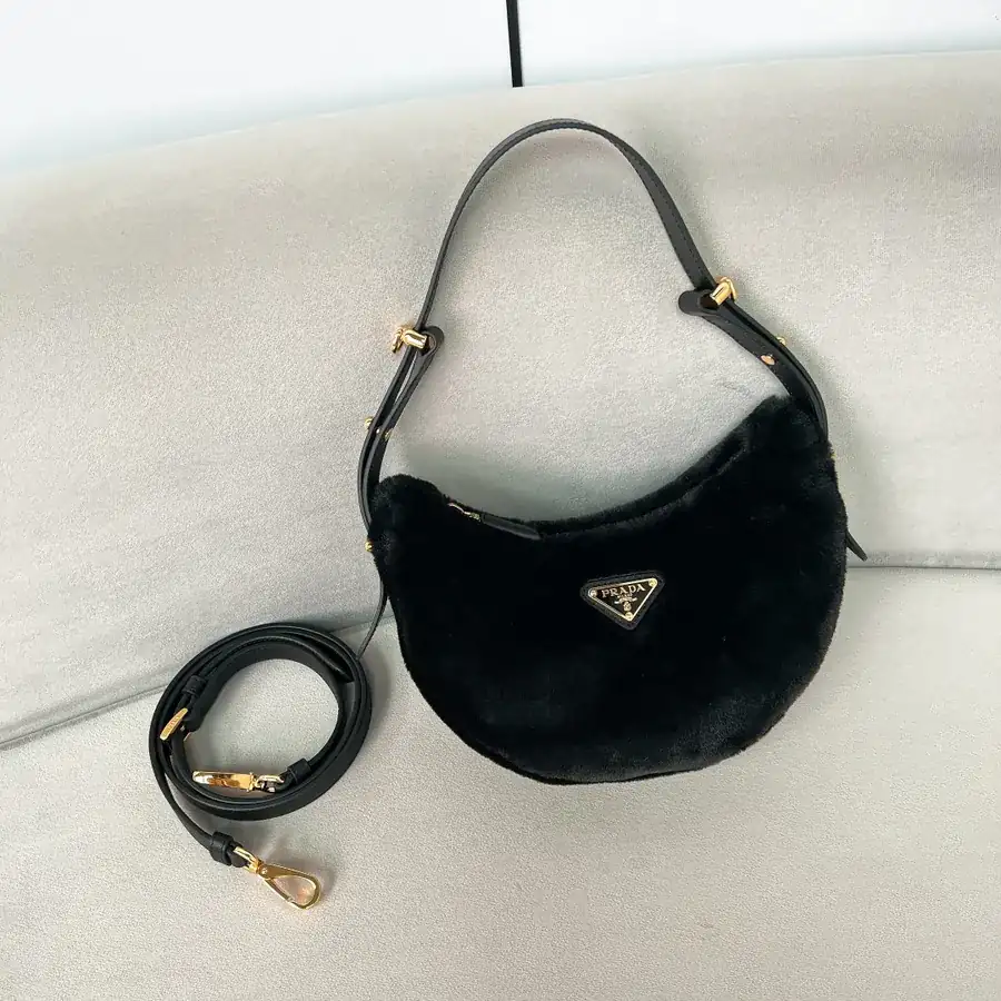 Moon Handbag with Wool and Calfskin