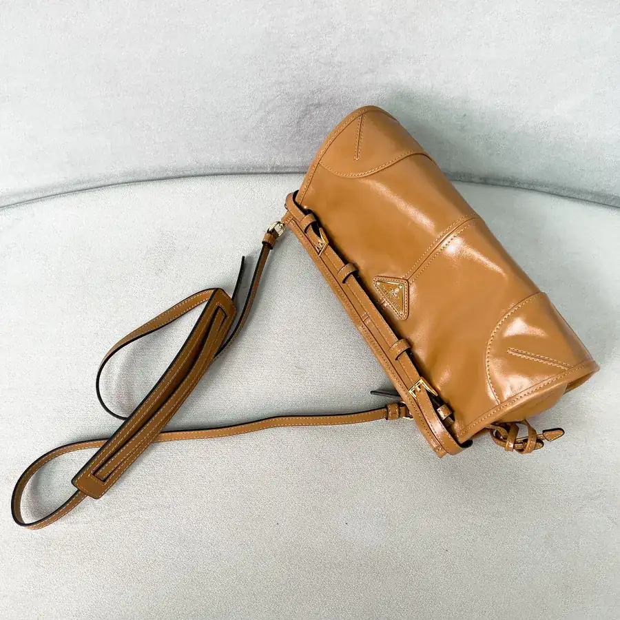Lussolf Oil Tanned Leather Crossbody Bag