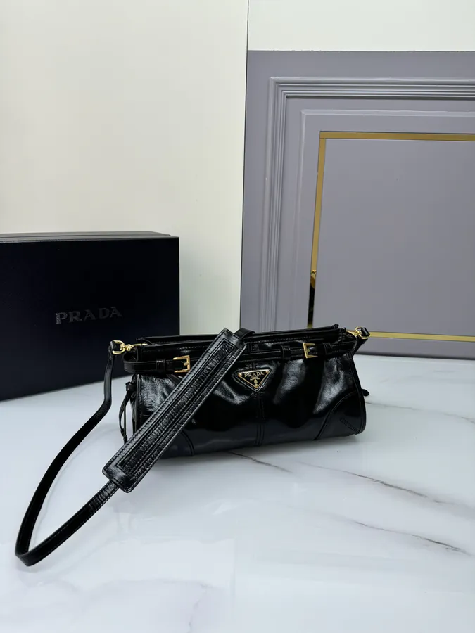 Lussolf Oil Tanned Leather Crossbody Bag