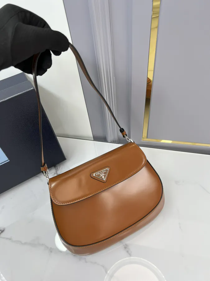 P590 Brown Bucket Bag