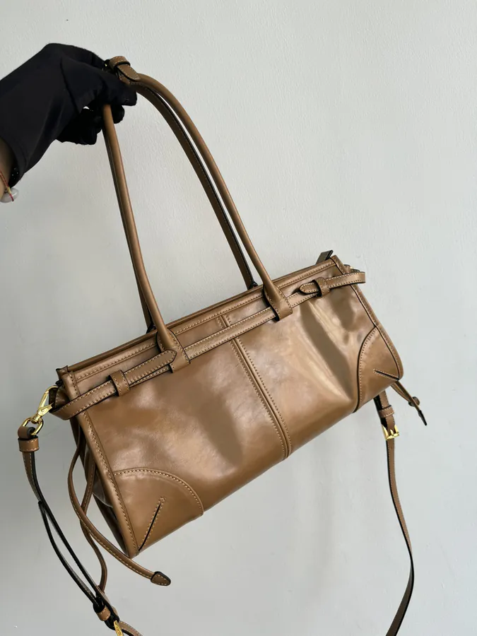 Lussolf Oil Tanned Leather Mini Crossbody Bag
