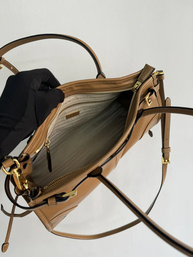 Lussolf Oil Tanned Leather Mini Crossbody Bag