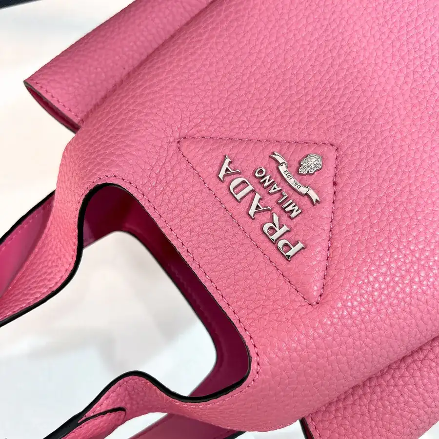 P650 Bucket Tote Bag
