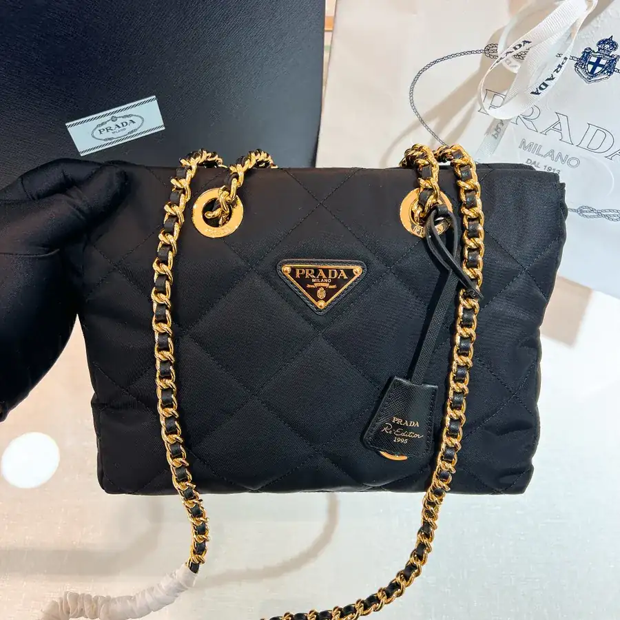 Re Edition 1995 Vintage Shoulder Bag with Black Gold Chain